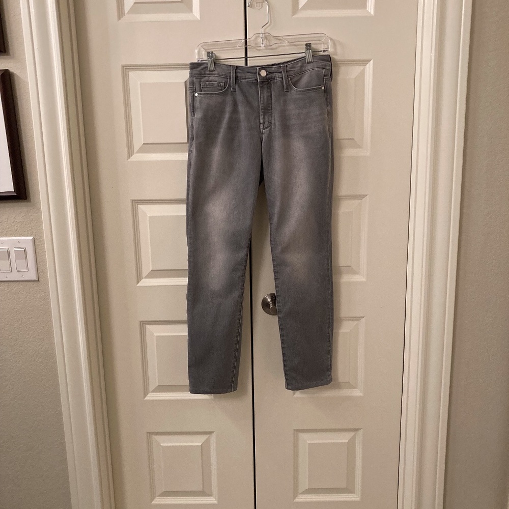 Athleta Gray Straight Leg Sculptek Jeans